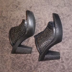 Born High heel sandals
